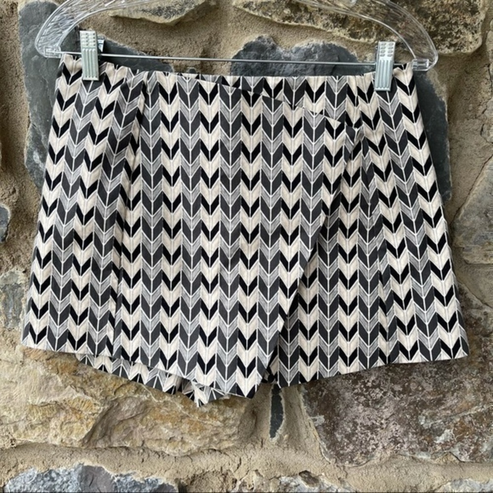 Topshop zig zag Skort size 6